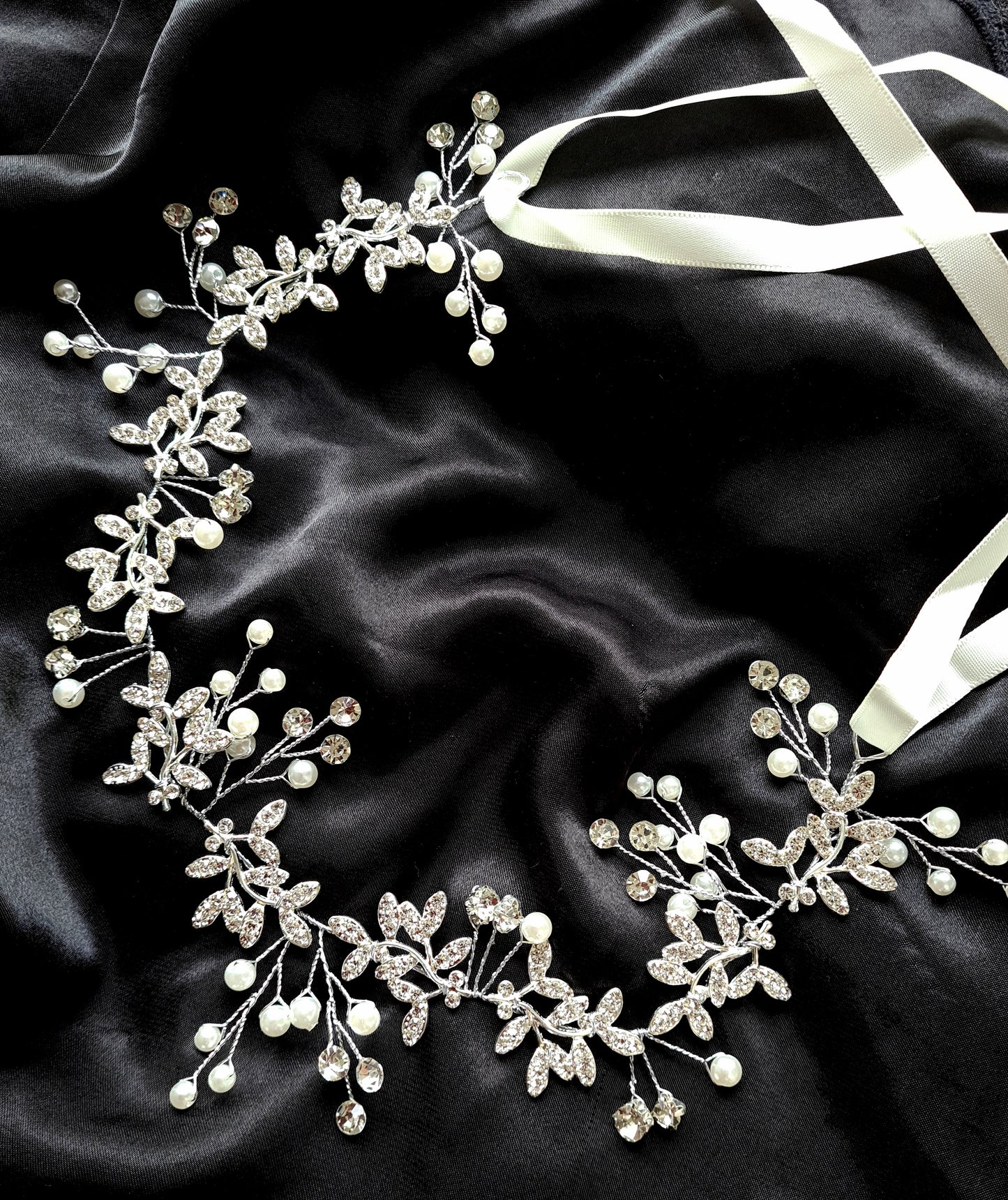Fairy Hairband adorned with shimmering pearls and rhinestones on silver wire