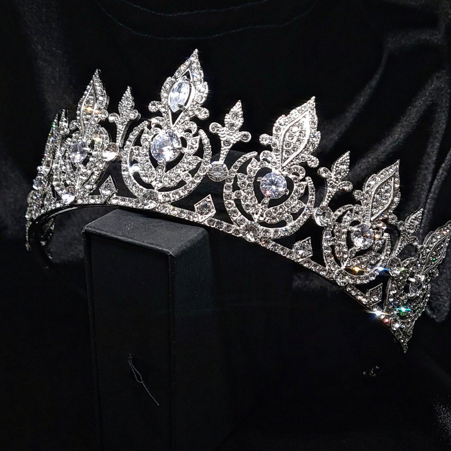 Elizabeth Tiara featuring cubic zirconia stones set in exquisite silver